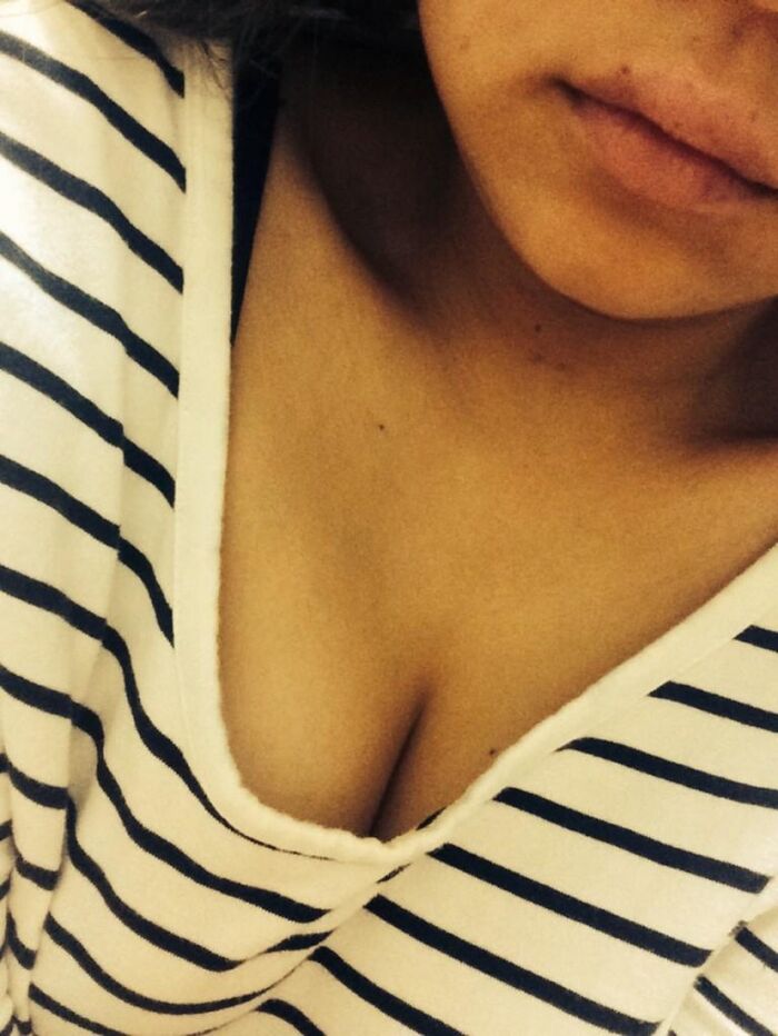 巨乳な女の子の乳撮りとTバック尻写メにハミ毛自撮りが過激すぎるんだが… 7th image