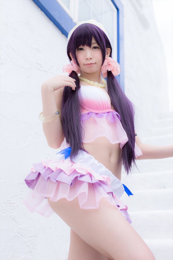 [Cosplay picture: she's wearing a swimsuit Tan lounging by the pool and cleavage aside full throttle! Ass are erotic?!! [52 images] 12th image