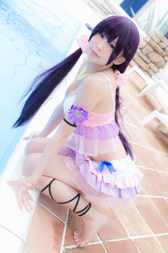 [Cosplay picture: she's wearing a swimsuit Tan lounging by the pool and cleavage aside full throttle! Ass are erotic?!! [52 images] 37th image