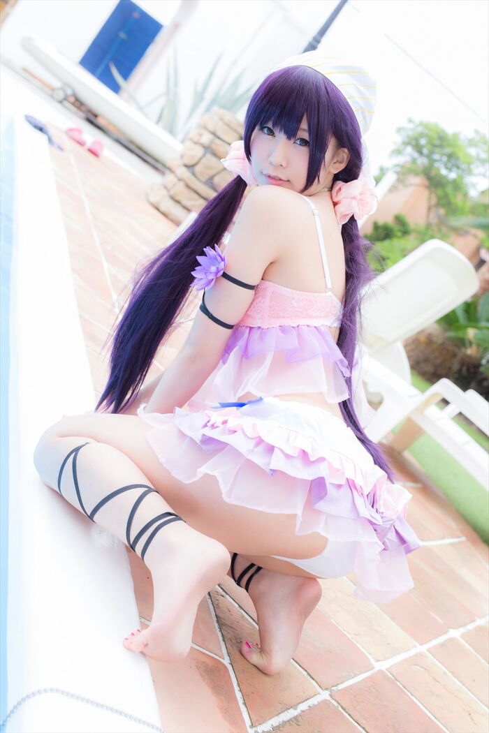 [Cosplay picture: she's wearing a swimsuit Tan lounging by the pool and cleavage aside full throttle! Ass are erotic?!! [52 images] 40th image