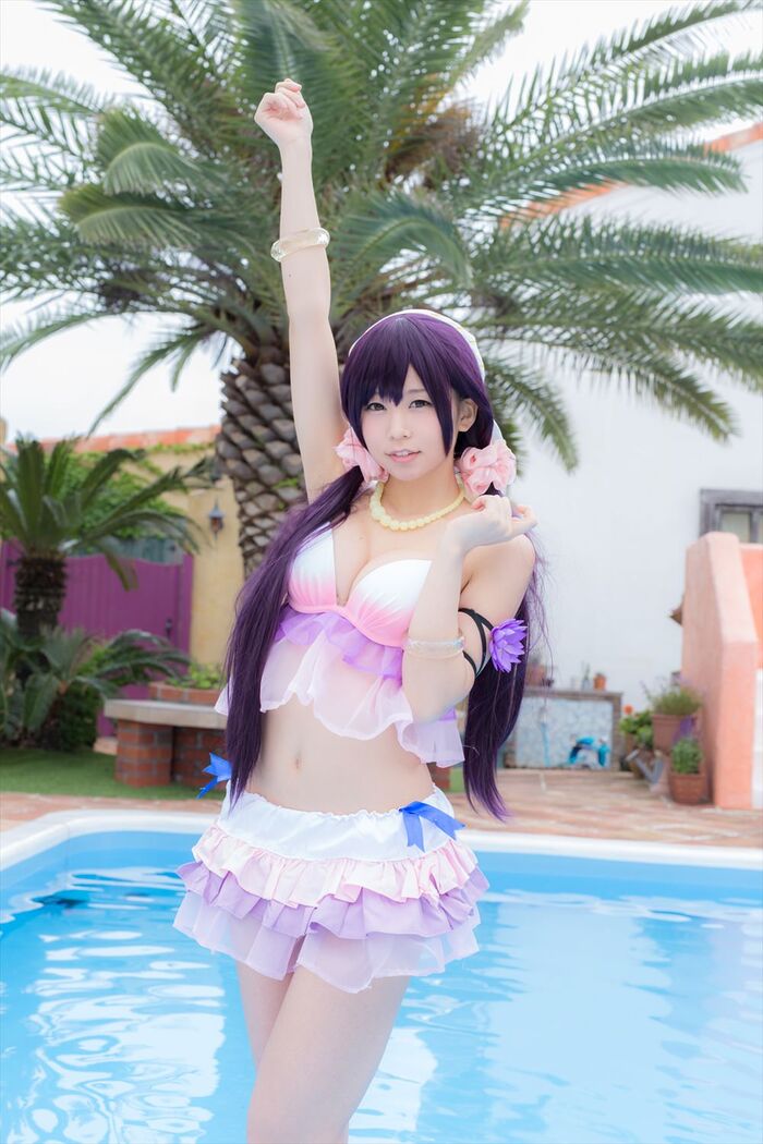 [Cosplay picture: she's wearing a swimsuit Tan lounging by the pool and cleavage aside full throttle! Ass are erotic?!! [52 images] 44th image