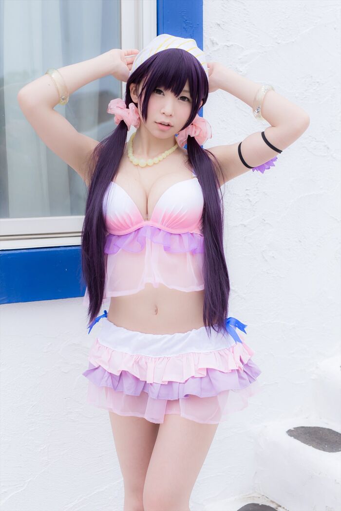 [Cosplay picture: she's wearing a swimsuit Tan lounging by the pool and cleavage aside full throttle! Ass are erotic?!! [52 images] 6th image