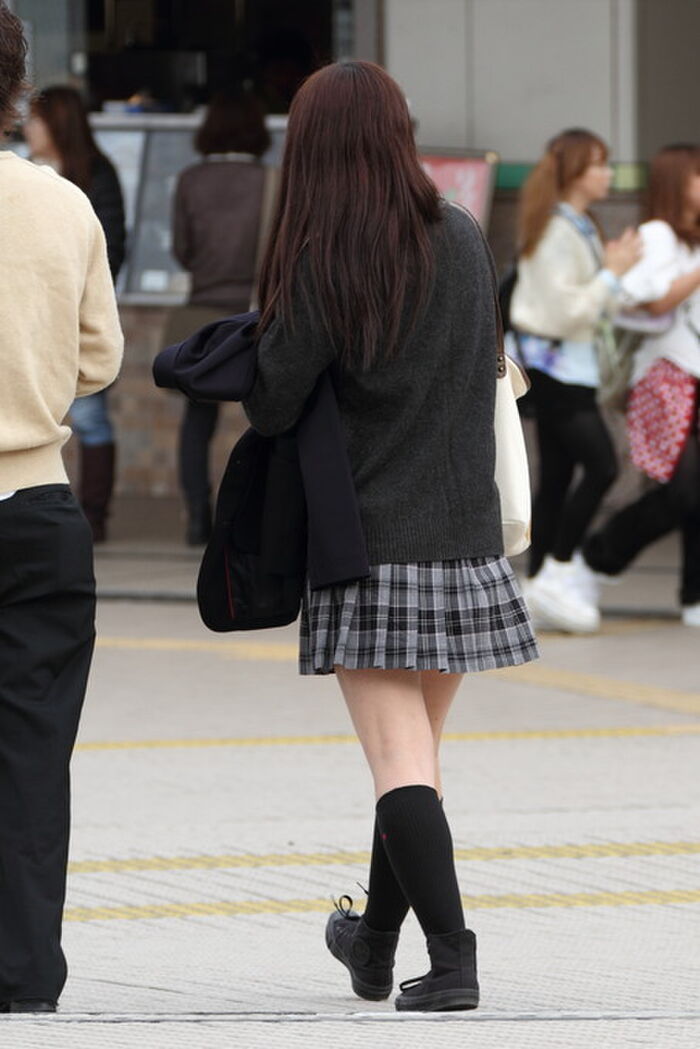 【JK盗撮50人以上】総勢50人以上の女子校生を街中で隠し... 15th image