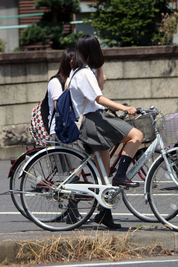 【JK盗撮50人以上】総勢50人以上の女子校生を街中で隠し... 31th image