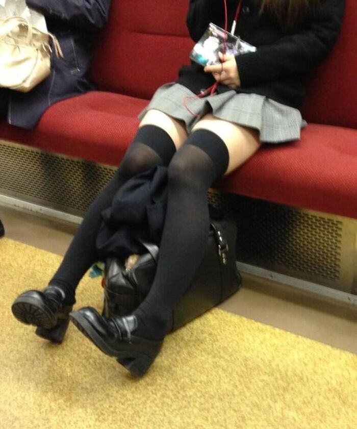 【JK盗撮50人以上】総勢50人以上の女子校生を街中で隠し... 45th image