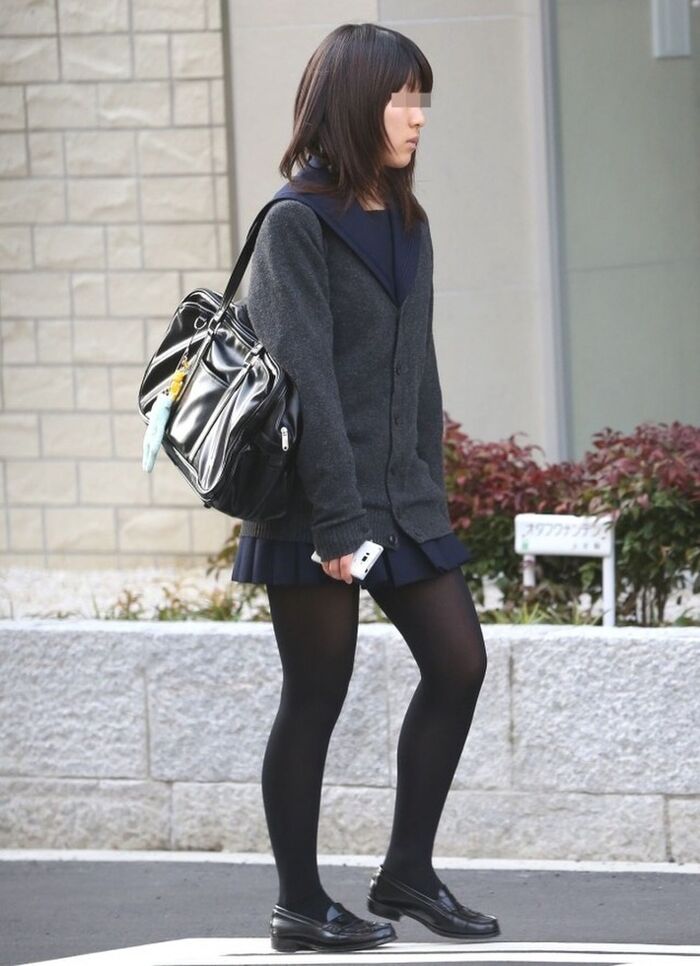 【JK盗撮50人以上】総勢50人以上の女子校生を街中で隠し... 9th image