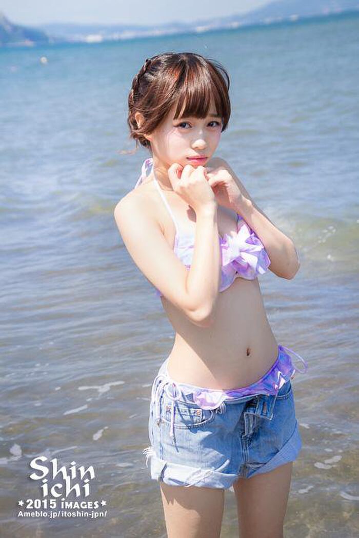手塚せいあ 水着 エロ画像50枚 橋本環奈を脅かすビッグマウス美少女のエロビキニを堪能せよ!北海道からの奇跡のアイドルだ! 3th image