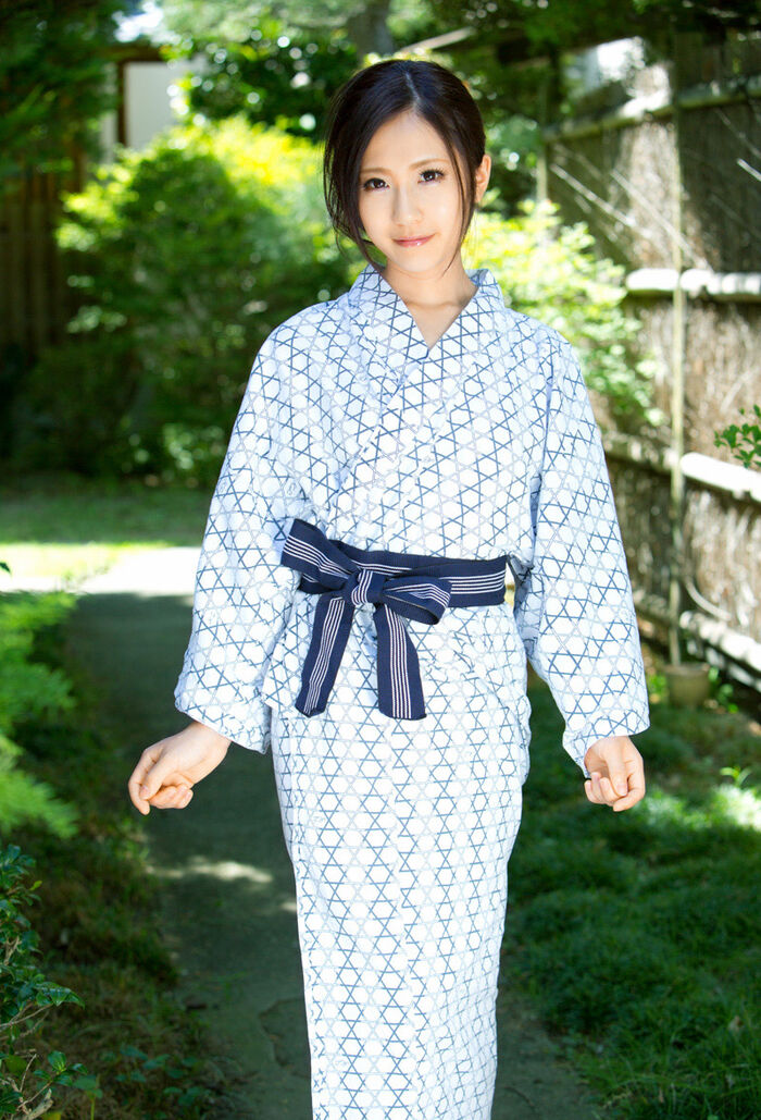 Chinkovimbin girl Erotica is wearing 5th image